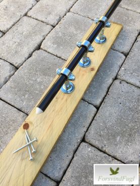 Komplet beslag sæt til mågeskræmmer: Rørbærer, afstandsstykker, bundstykker, og kraftige skruer